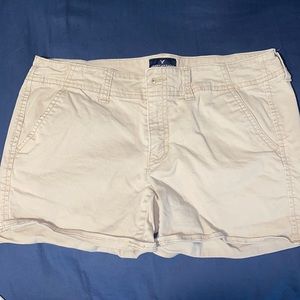 Khaki shorts American Eagle